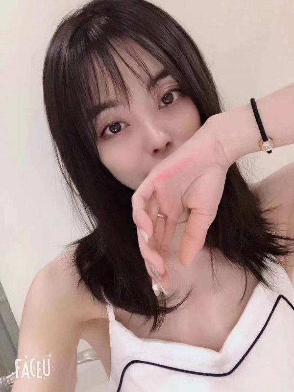 高新笑笑小姐姐